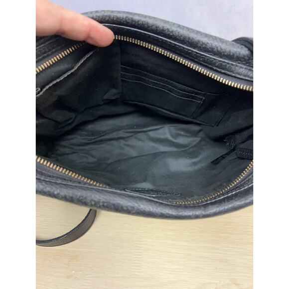 Vintage Fossil Pebbled Soft Black Cow Hide Leather Two Zip Pockets Shoulder Bag - Picture 8 of 14